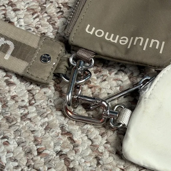 lululemon athletica Tan and White Wallet Set - Picture 2 of 11